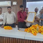Jaunpur: अधिवक्ताओं ने ज्वाइंट मजिस्ट्रेट को किया सम्मानित
