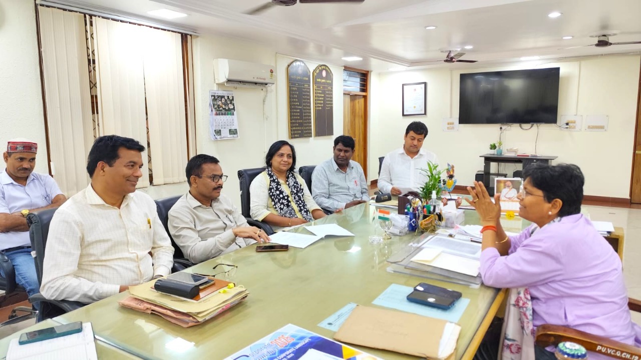 Jaunpur: पीयू में योग पर कार्यक्रमों को लेकर तैयारी, राज भवन के निर्देश पर जून में होंगे विविध कार्यक्रम