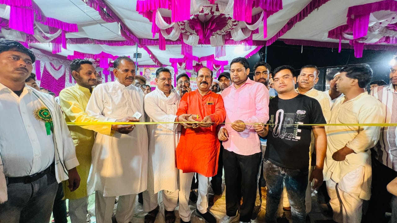 Bareilly : "बेरी वाले मियां के उर्स में दिखी गंगा-जमुनी तहजीब, भाजपा नेताओं ने किया शुभारंभ"