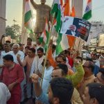 Sitapur: सेना के सम्मान में निकाली गई तिरंगा यात्रा, भारत माता की जयकारों से गूंजी सरजमीं