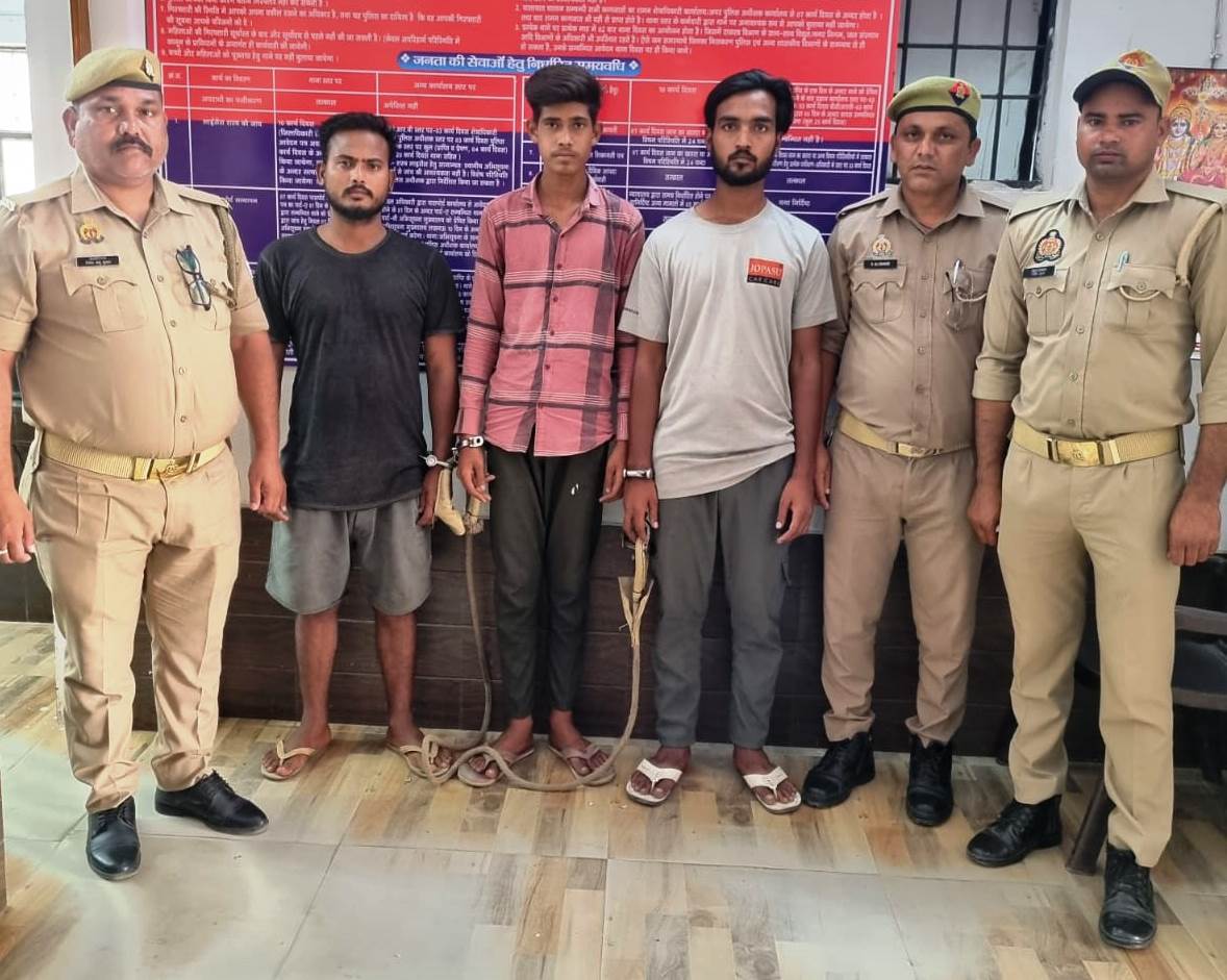 Bareilly: घर में सेंधमारी करने वाले तीन शातिर चोर गिरफ्तार, लाखों के जेवर बरामद