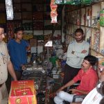 Sitapur: परचून की दुकानों के शटर तोड़ लाखों की चोरी, सीसीटीवी कैमरे में कैद हुए चोर