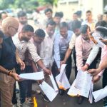 Lucknow: बिजली कर्मचारियों ने आदेश की जलाई प्रतियां,चेयरमैन बर्खास्तगी की मांग