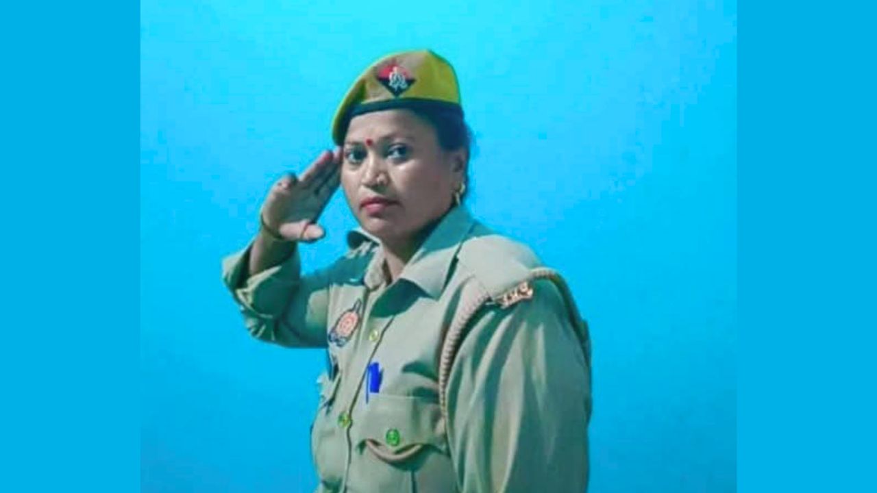 Bareilly : जिला पंचायत सदस्य की वर्दी में तस्वीर वायरल, पुलिस मौन और सिस्टम निशाने पर