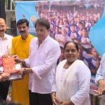 Meerut: सांसद अरुण गोविल ने 108 मां आरोग्य मित्र को फर्स्ट एड किट और रामचरितमानस भेंट की