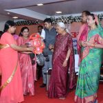 Hardoi: राज्यपाल ने किया महिला बैरक का निरीक्षण व आँगनबाड़ी केंद्रों को किट वितरण