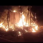Jhansi: फुटपाथ पर रखी चाय की दुकान में लगी भीषण आग