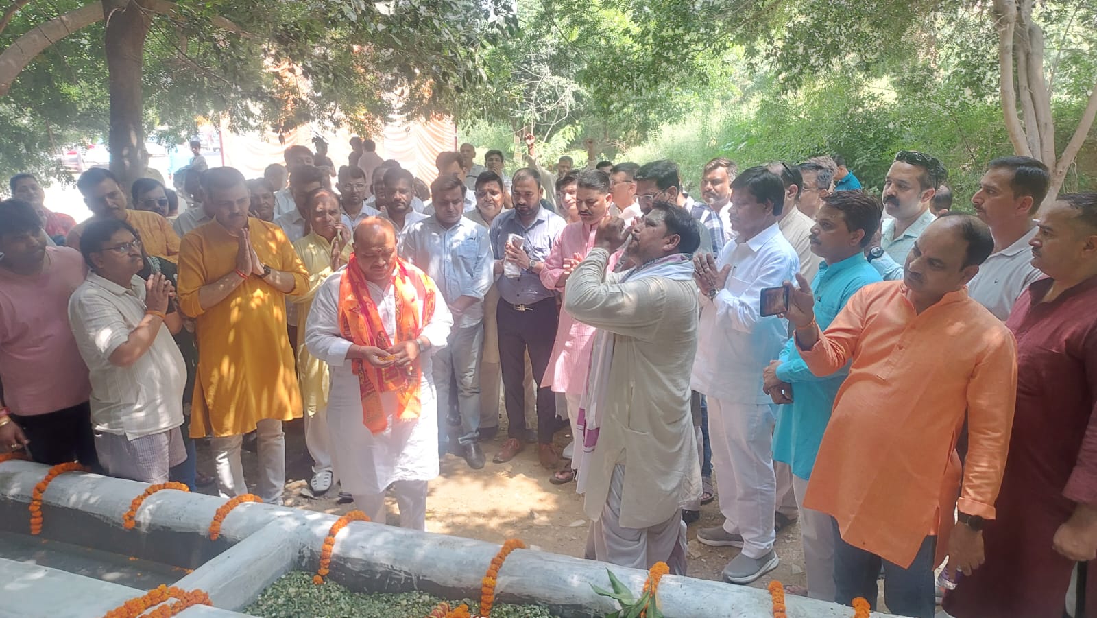 Ghaziabad: आरएसएस व केएसएस ने निराश्रित गौवंशों के लिए किया चारे-पानी का स्थाई इंतज़ाम