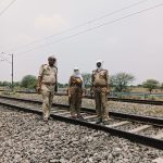 Jalaun: ट्रेन के आगे कूदकर महिला ने दी जान