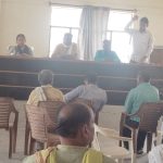 Prayagraj:एसडीएम ने आई जी आर एस निस्तारण को लेकर की मीटिंग