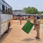 Jhansi: पुलिस लाइन से 1528 नवचयनित आरक्षियों को किया गया लखनऊ रवाना, एसएसपी ने दी शुभकामनाएँ