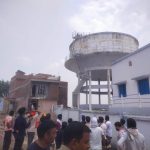 Jhansi: पानी की टंकी पर चढ़े 'जय और वीरू', पेयजल समस्या के समाधान की कर रहे मांग, प्रशासन के उड़े होश