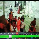 Jalaun: दो पक्षों में विवाद-जमकर हुई मारपीट, घटना सीसीटीवी कैमरे में कैद