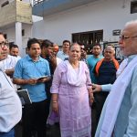 Lucknow: सफाई व्यवस्था की खुली पोल, प्रभारी मंत्री सुरेश खन्ना का औचक निरीक्षण, गंदगी देख बिफरे, अधिकारियों पर गिरी गाज