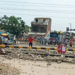Lakhimpur: मैगलगंज में बिना सूचना दो दिन के लिए बंद हुआ रेलवे फाटक, राहगीरों को भारी दिक्कत