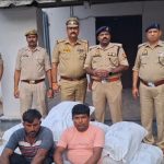 Jhansi: एसटीएफ और मोंठ पुलिस की बड़ी कार्रवाई, 90 लाख रुपये का अवैध गांजा बरामद, दो तस्कर गिरफ्तार