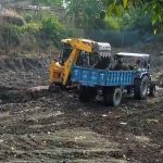 Maharajganj: ग्राम सभा की तालाबों पर खनन माफियाओं की नजर, तालाबों से धड़ल्ले से निकाली जा रही मिट्टी