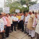 Lucknow: निजी घरानों के दबाव में नियामक आयोग से अभिमत की तैयारी में जुटा यूपीपीसीएल प्रबंधन-संघर्ष समिति