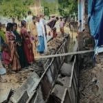 Maharajganj: निर्माण के दो दिन बाद ही ढह गई नाले की दीवार, आक्रोश