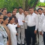 Jalaun: जालौन में समायोजित न किये जाएं परिषदीय विद्यालय, विभिन्न संगठनों ने सीएम को सौंपा ज्ञापन