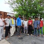 Kasganj: सड़क पार कर रही महिला को बाइक सवार ने मारी टक्कर, मौत