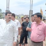 Lakhimpur: शिव मंदिर में तैयारियां जोरों पर, विधायक अमन अरविंद गिरी ने प्रशासनिक अधिकारियों के साथ लिया तैयारियों का जायजा
