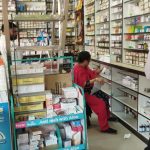 Jalaun: मेडिकल स्टोर पर छापामारी, समुचित व्यवस्थाएं ना होने पर लाइसेंस निरस्त किए जाने की चेतावनी