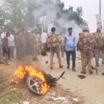 प्रयागराज में नजरबंद किए गए चंद्रशेखर हजारों समर्थकों ने किया बवाल: कई गाड़ियां तोड़ीं, सड़क पर पलटाई, ईंट-पत्थर फेंके महिलाएं-बच्चे घायल
