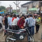Jalaun: विद्युत विभाग की बड़ी लापरवाही, हाईटेंशन तार गिरने से गई युवक की जान