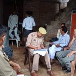 Jalaun: पड़ोसियों से परेशान किसान ने फांसी लगाकर दी जान, छोड़ा सुसाइड नोट