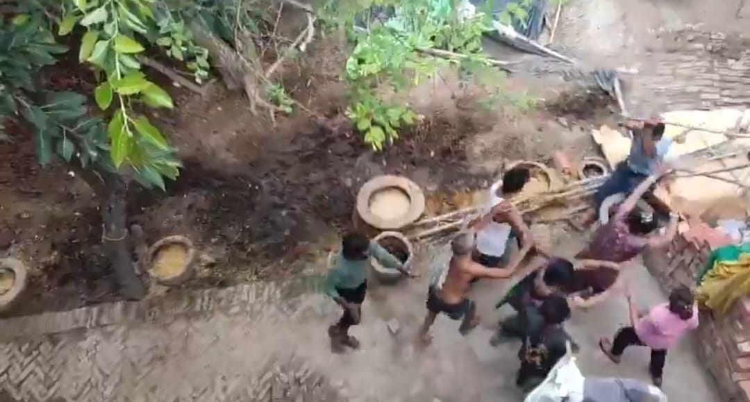 Jaunpur: जमीनी विवाद को लेकर दो पक्षो मे मारपीट, सात घायल