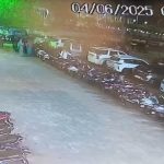 Jhansi: बुलेट चोरी की घटना सीसीटीवी में कैद, गार्ड ने चोर को समझा रेलवे का ड्राइवर