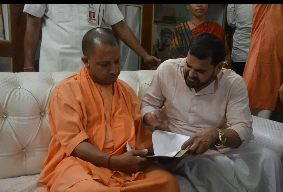 बृजभूषण सिंह ने की CM से मुलाकात, तीन साल बाद बदला सियासी समीकरण, क्या 2027 की तैयारी?