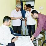 Prayagraj: मण्डलायुक्त ने सामुदायिक स्वास्थ्य केन्द्र कौडिहार का किया औचक निरीक्षण