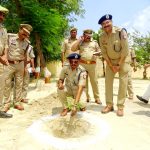 Gursahaiganj: डीआईजी जेल ने किया कारागार का निरीक्षण, कैदियों के लिए बने भोजन की गुणवत्ता देखी, पौधारोपण भी किया