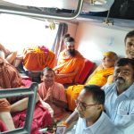 Prayagraj: पुरी के शंकराचार्य स्वामी निश्चलानंद सरस्वती का शंकरगढ़ रेलवे स्टेशन पर भव्य स्वागत