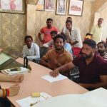गोला गोकर्णनाथ: पटरी दुकानदारों ने विधायक से लगाई गुहार, मिला न्याय का भरोसा