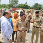 Meerut: मवाना गंग नहर पटरी व गढ़ रोड कांवड मार्ग का डीएम ने किया स्थलीय निरीक्षण