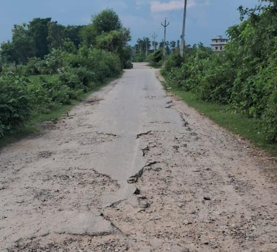 बहराइच: आखिर कब बनेगा सुजौली मुख्य मार्ग, सड़क में है गड्ढा या गड्ढे में है सड़क ?