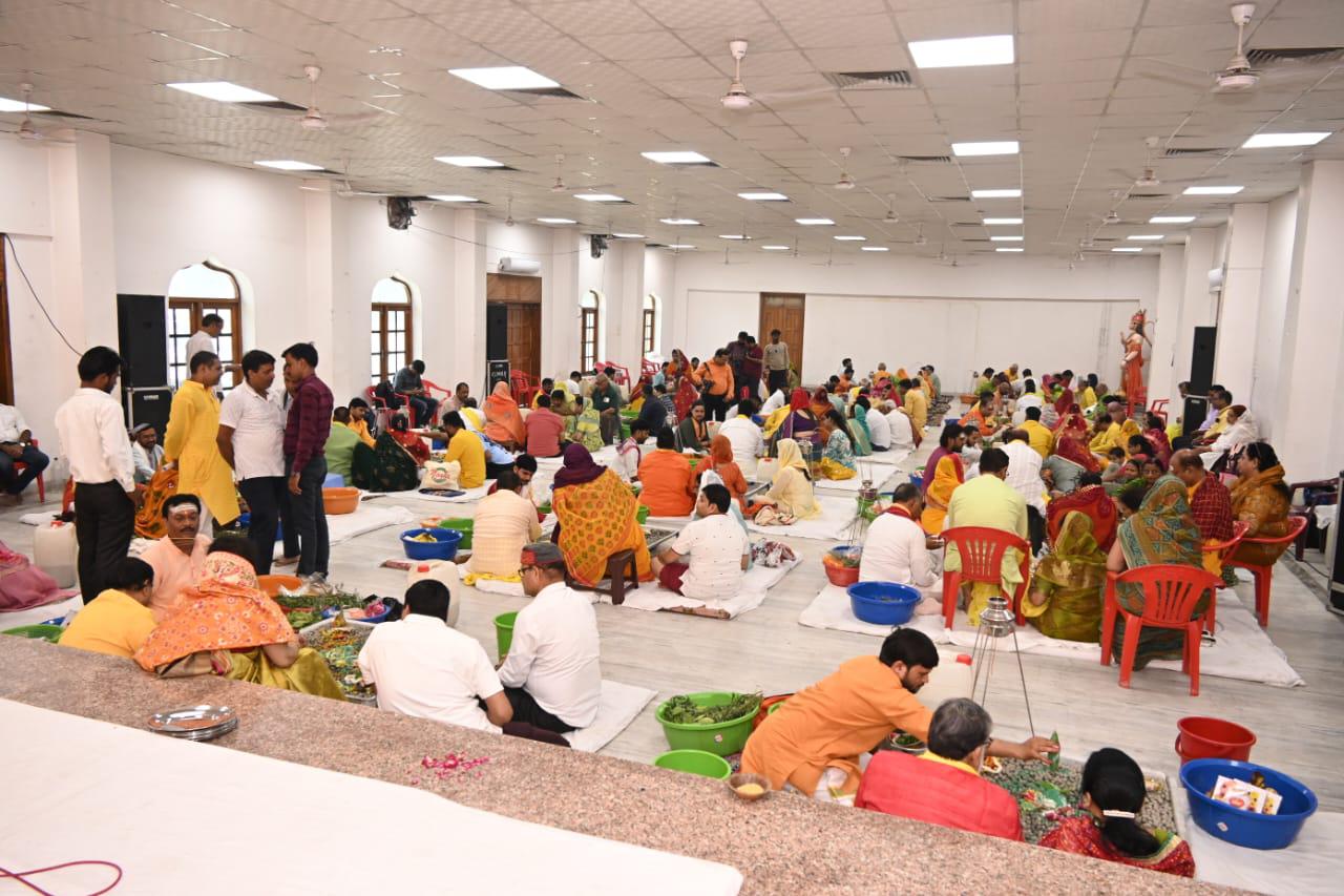 Lucknow: शिवभक्तों ने सपादलक्ष रूद्राभिषेक कर 55सौ रूद्रों की पूजा की