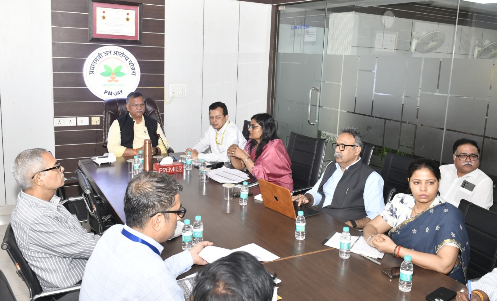 आयुष्मान योजना में प्राथमिकता पर जोडे 70वर्ष से अधिक वरिष्ठ नागरिक: मुख्य सचिव