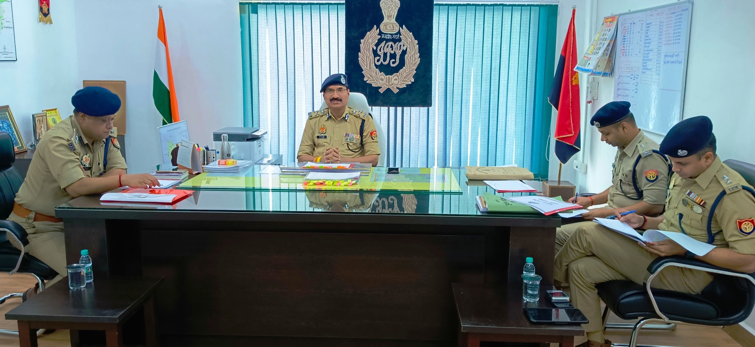 Mirzapur: आईजी ने परिक्षेत्र के पुलिस अधीक्षकों संग बैठक कर की अपराध समीक्षा