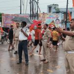 लखीमपुर: सावन मेले के दौरान भगवान भोलेनाथ की सेवा में जुटी ट्रैफिक पुलिस, 24 घंटे निभा रहे कर्तव्य