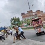 कन्नौज: दो पक्षों में बीच सड़क पर हुई मारपीट, वीडियो वायरल