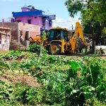 महाराजगंज: अतिक्रमण पर प्रशासन का डंडा, नहर पटरी से हटाया गया कब्जा