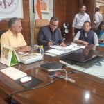 लखनऊ: एसपी गोयल ने संभाला उत्तर प्रदेश के नये मुख्य सचिव का पद, देर शाम तक होता रहा इंतजार नहीं हुआ सेवा विस्तार