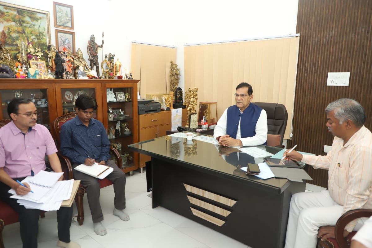 लखनऊ: लापरवाही, टालमटोल, जनसमस्याओं की अनदेखी बर्दाश्त नहीं: ए.के. शर्मा