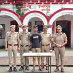 कन्नौज: शराब दुकान के सेल्समैन से लूट करने वाला वांछित आरोपी गिरफ्तार