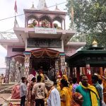 Basti: मंदिर में उमड़ा भक्तों का जन सैलाब