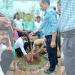 Kannauj: 'एक पौधा मां के नाम', पौधा रोपण महा अभियान की जिलाधिकारी ने की शुरुआत